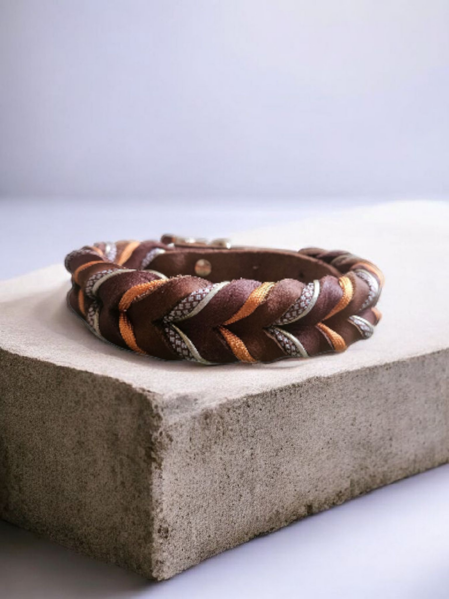 Collier tressé kaki